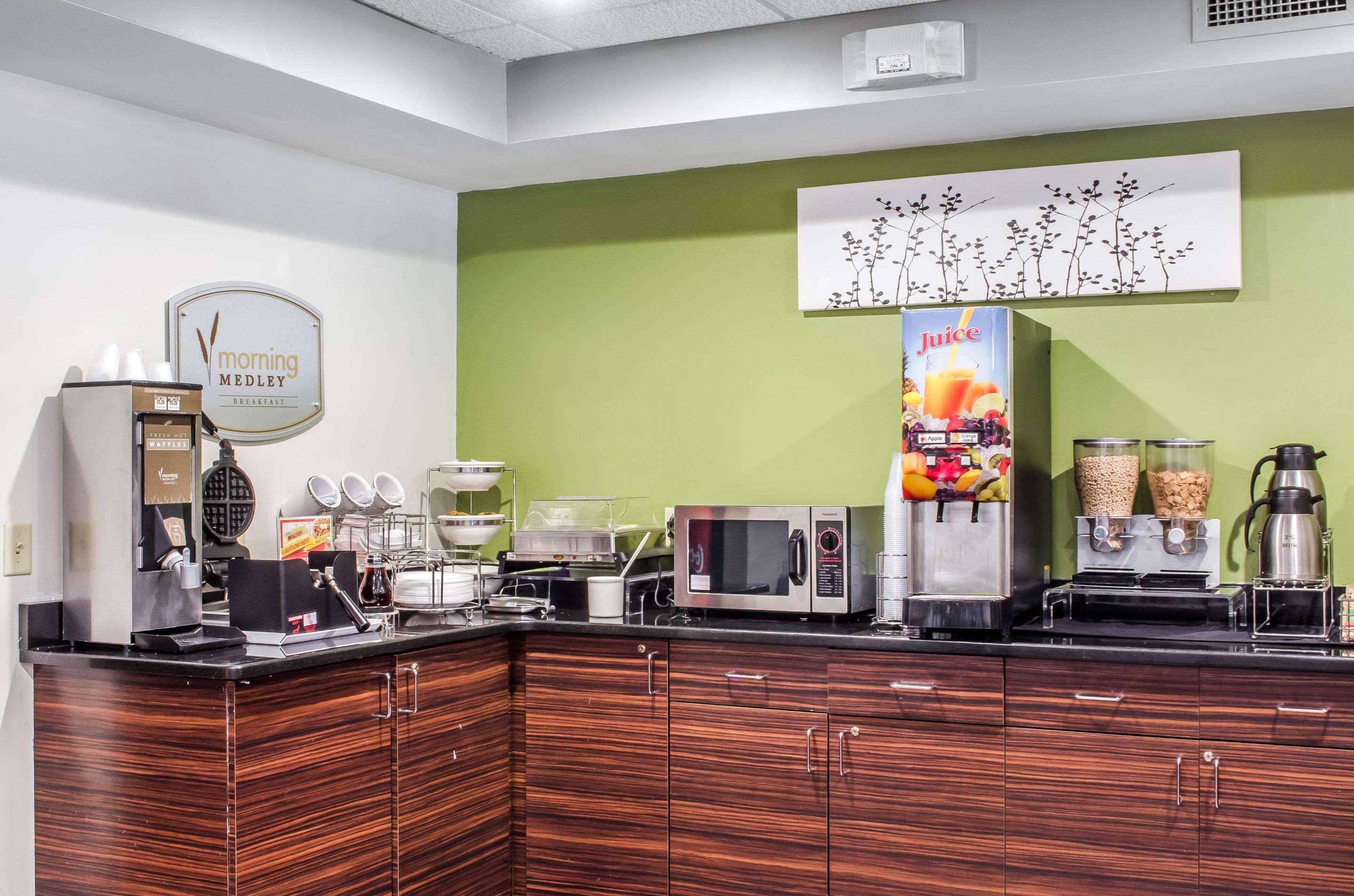Sleep Inn & Suites Бенсалем Екстериор снимка
